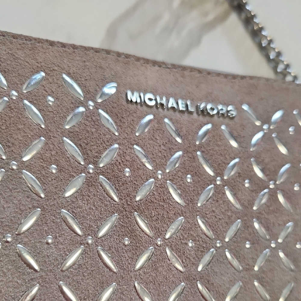 Michael Kors Silver and Gray Crossbody Bag - Picture 3 of 11